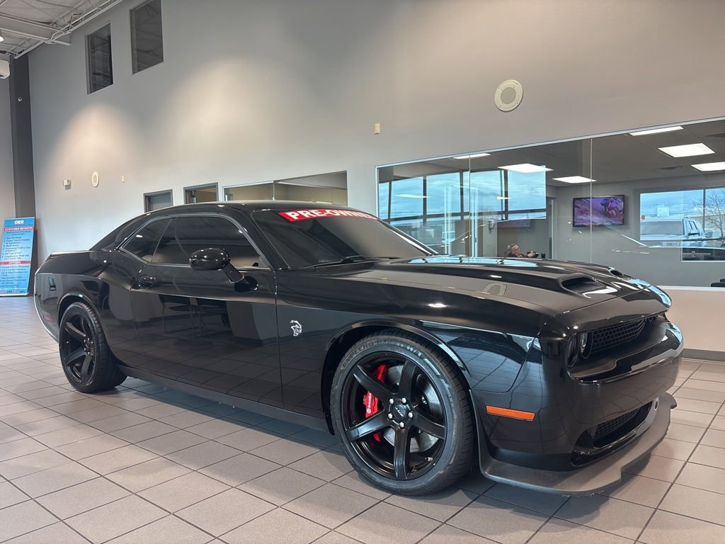 Used 2020 Dodge Challenger SRT Hellcat image 1
