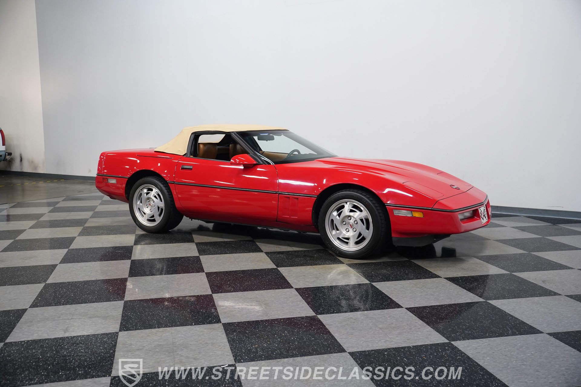 Used 1990 Chevrolet Corvette Convertible RWD image 17