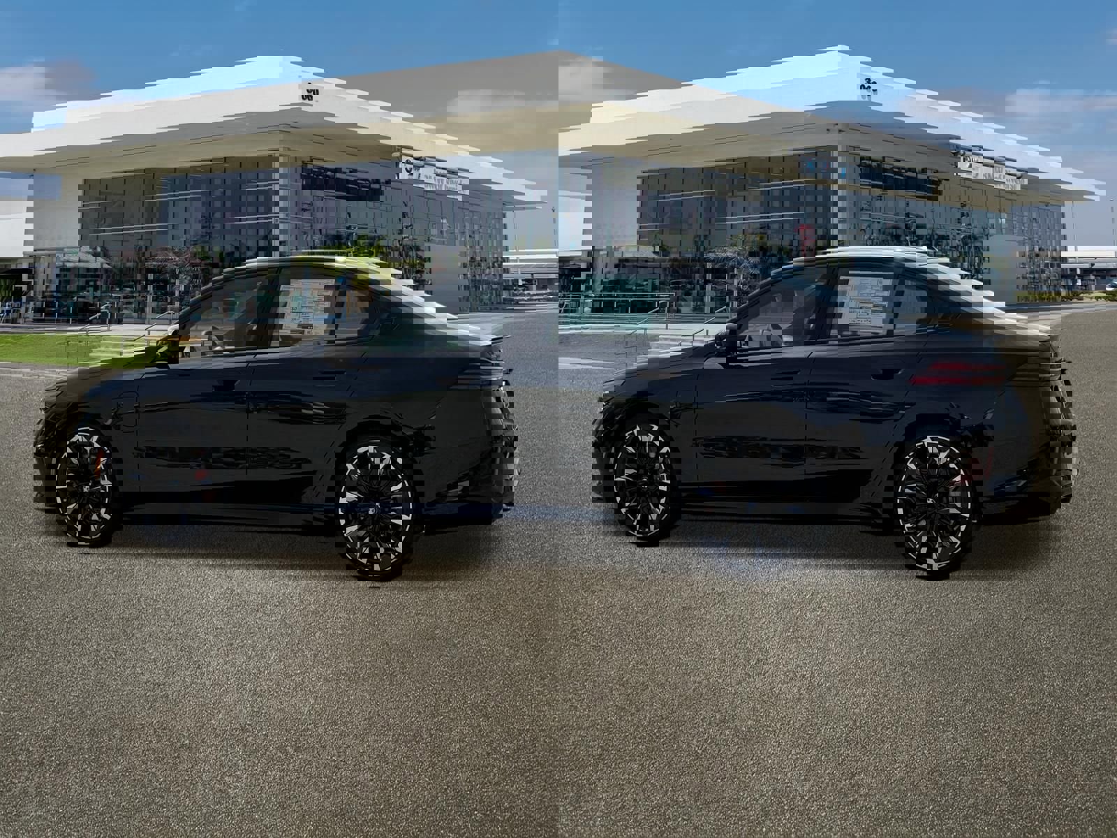 New 2026 BMW 550e xDrive w/ M Sport Professional Package AWD/4WD image 7