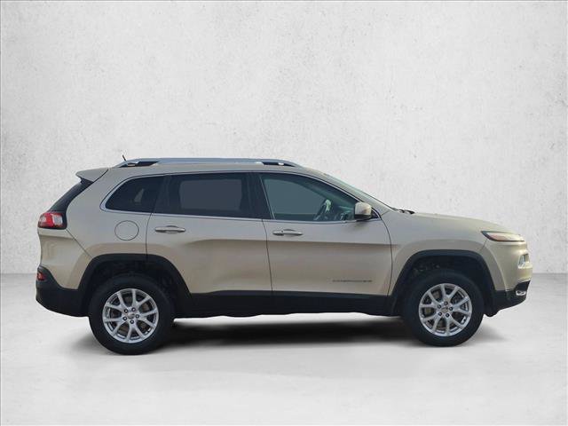 Used 2014 Jeep Cherokee Latitude w/ Comfort/Convenience Group AWD/4WD image 4