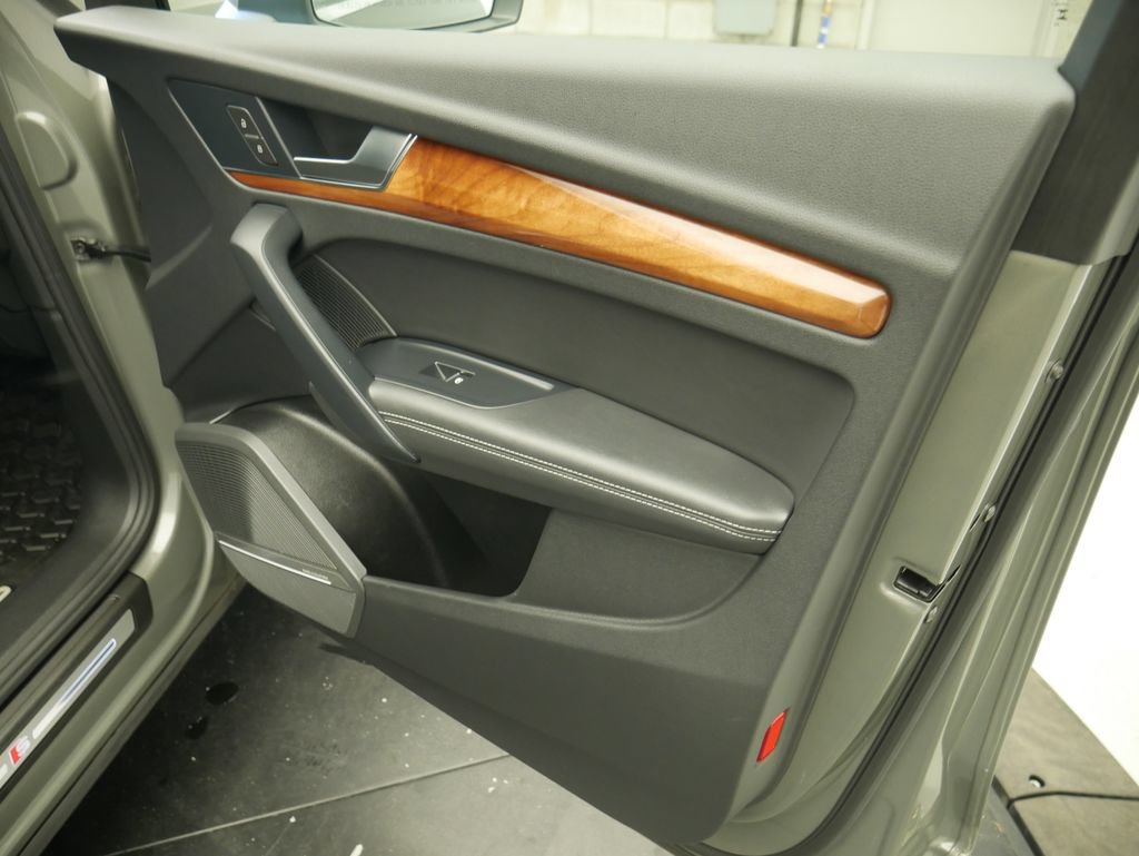 Certified 2023 Audi Q5 2.0T Prestige AWD/4WD image 24