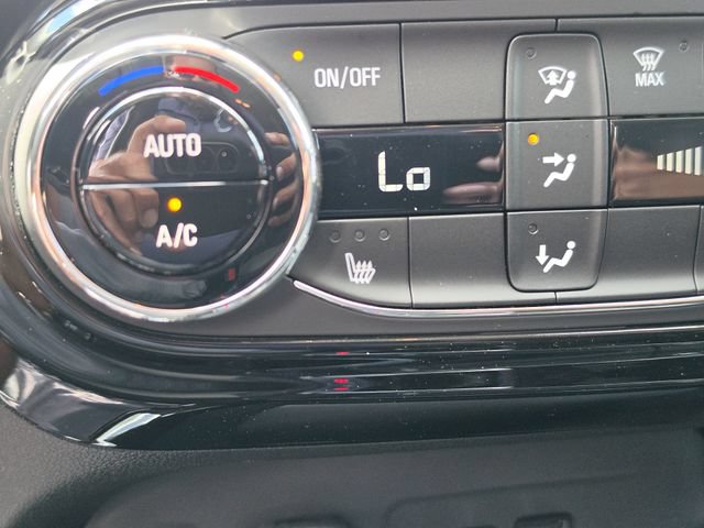 Used 2026 Chevrolet Trax LT w/ LT Convenience Package FWD image 27