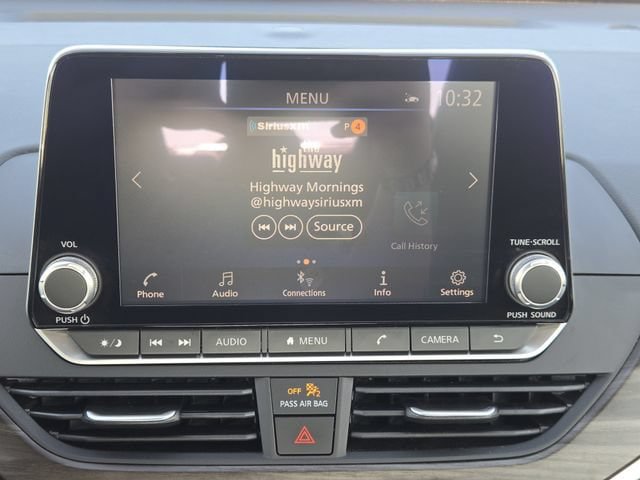 Used 2025 Nissan Altima 2.5 SV FWD image 18