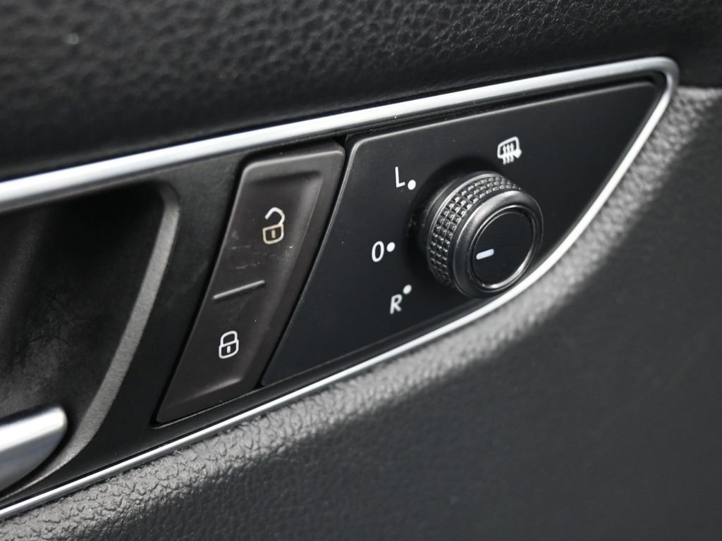 Used 2019 Volkswagen Passat 2.0T Wolfsburg image 29