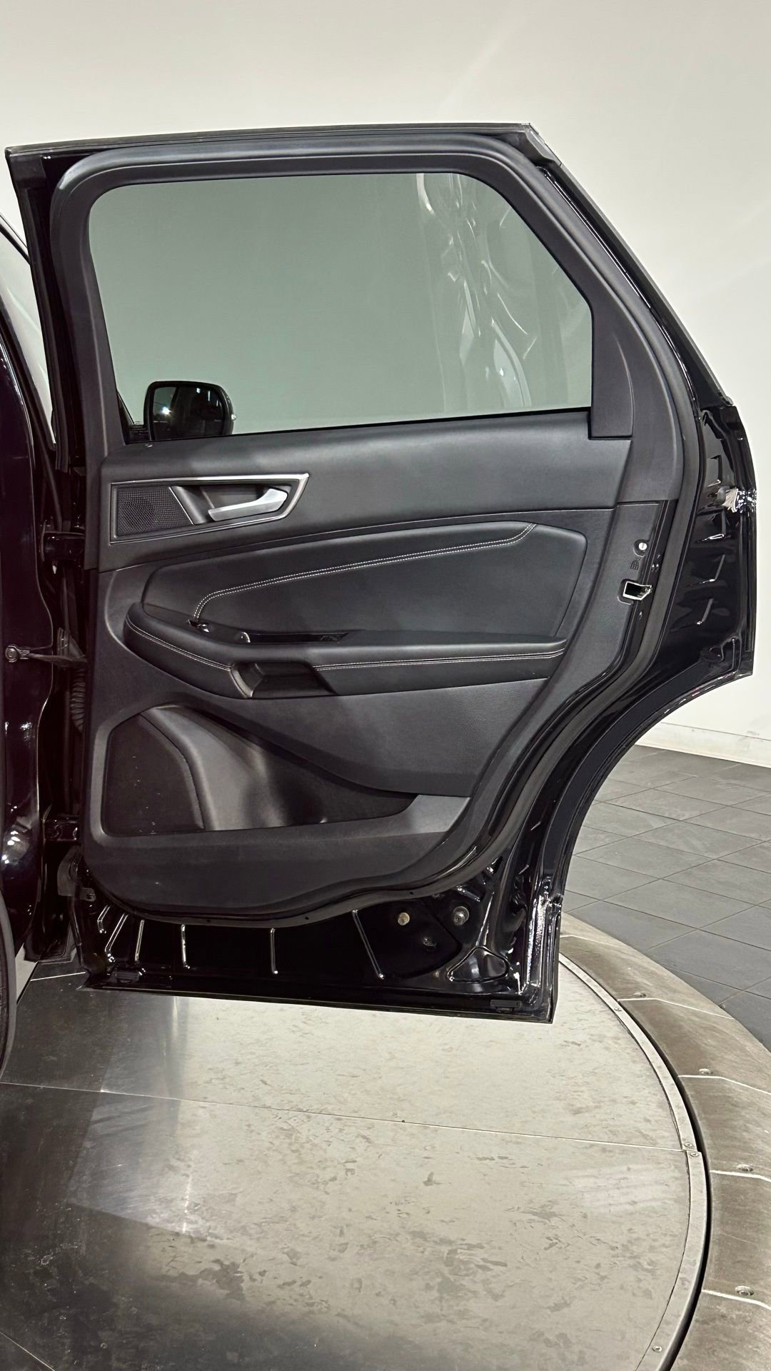 Used 2019 Ford Edge Titanium AWD/4WD image 55