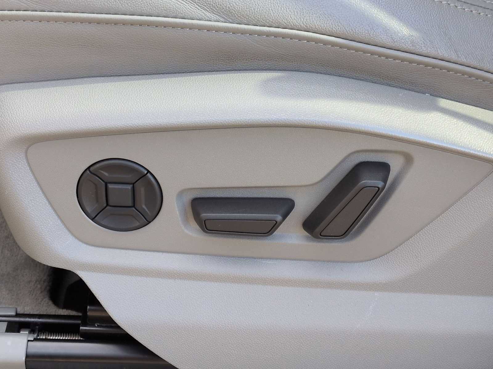 Used 2022 Audi Q7 Premium Plus image 18