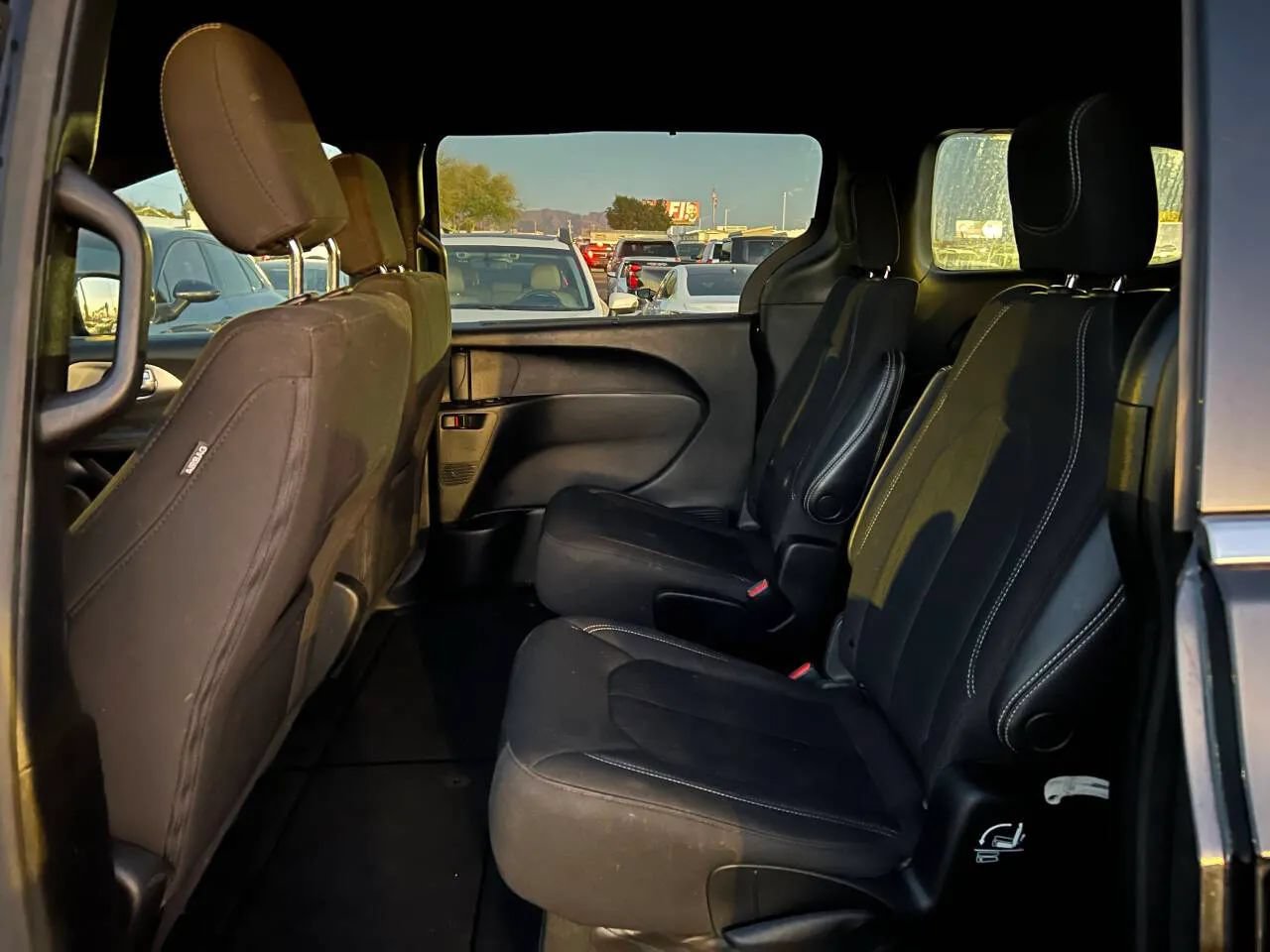 Used 2022 Chrysler Pacifica Touring AWD/4WD image 12