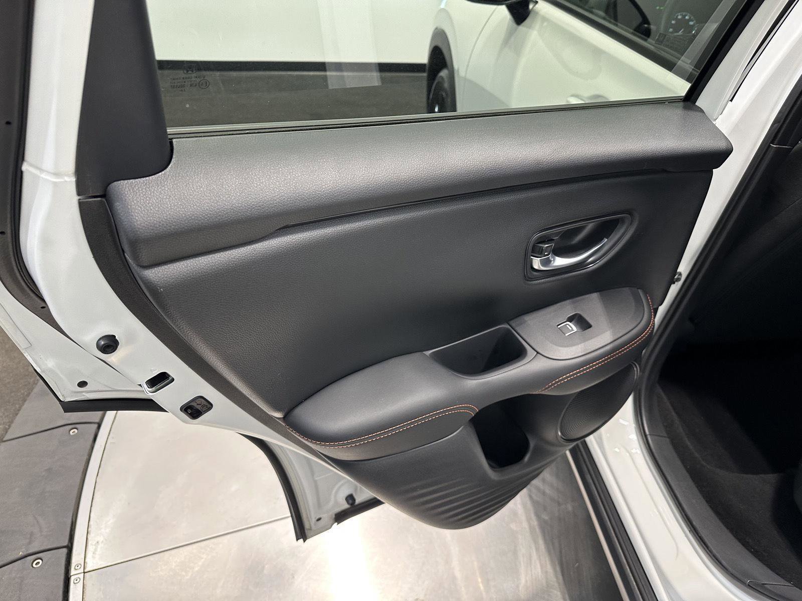 Certified 2025 Honda HR-V Sport image 24