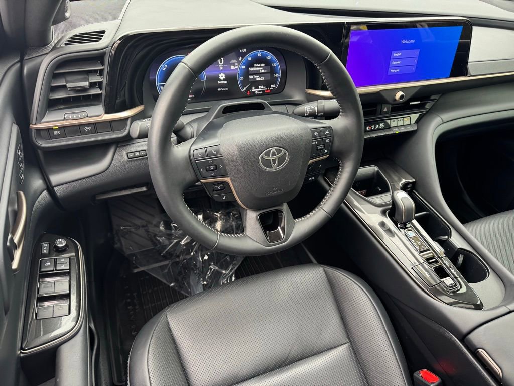 Certified 2025 Toyota Crown Limited image 20