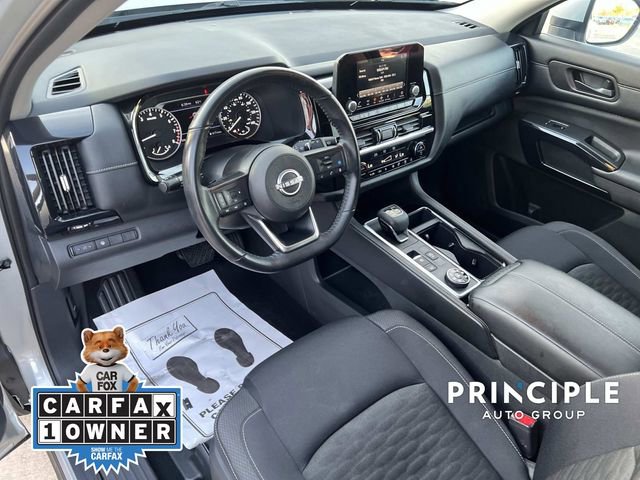 Used 2024 Nissan Pathfinder SV image 16