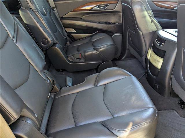 Used 2020 Cadillac Escalade Luxury w/ Escalade Sport Edition image 21