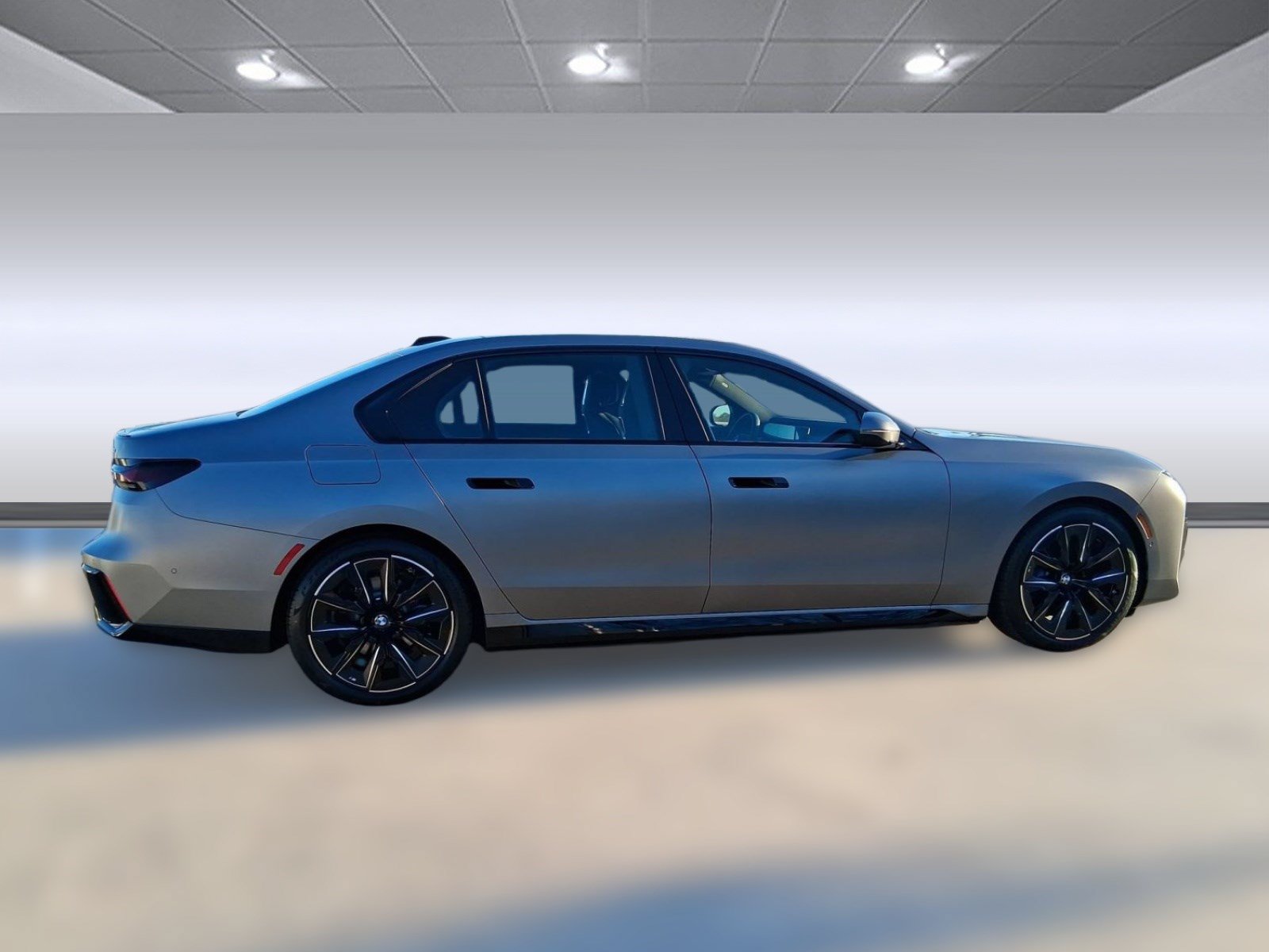 Used 2026 BMW i7 xDrive60 w/ Premium Package AWD/4WD image 7