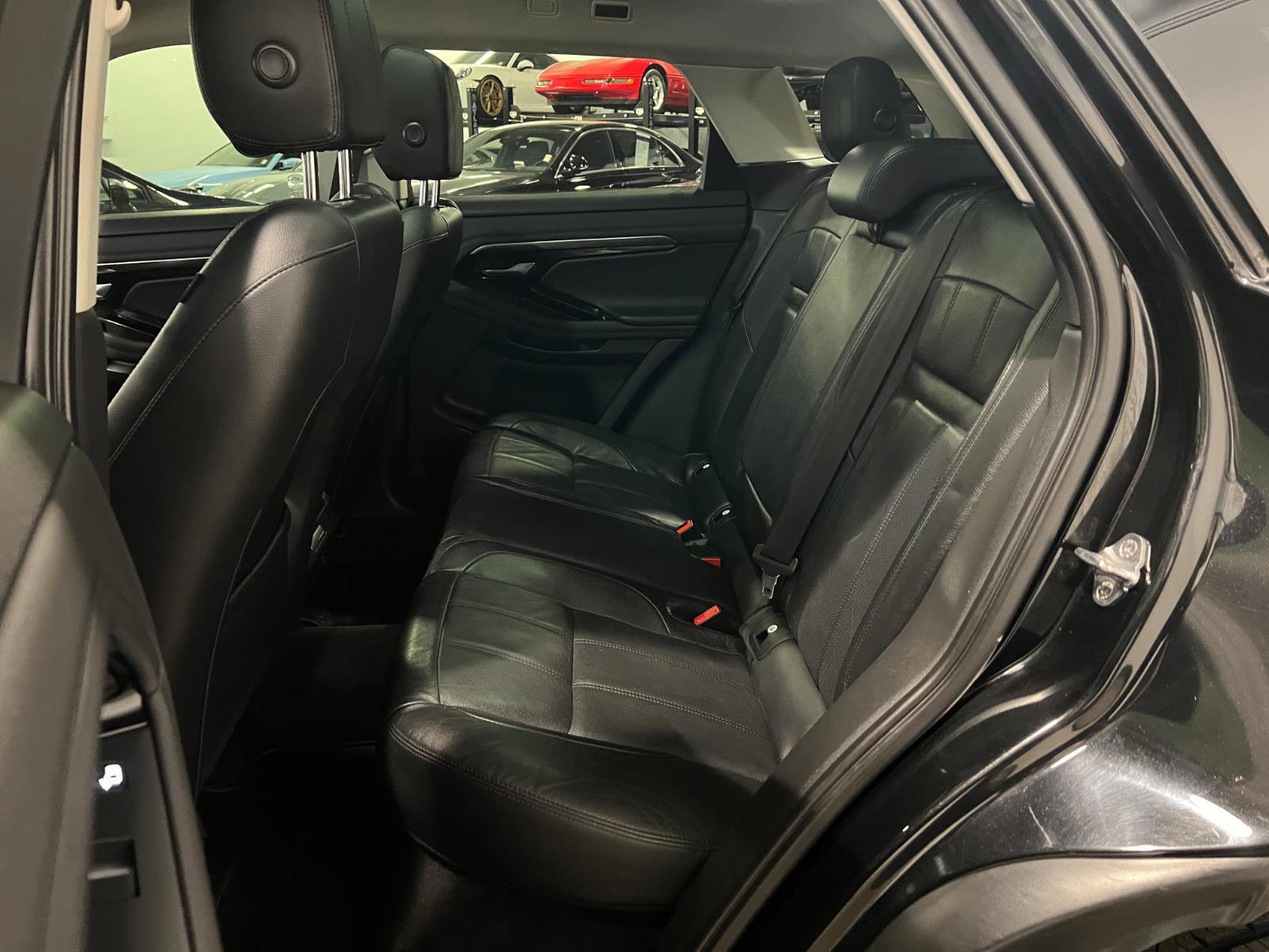 Used 2020 Land Rover Range Rover Evoque SE image 28