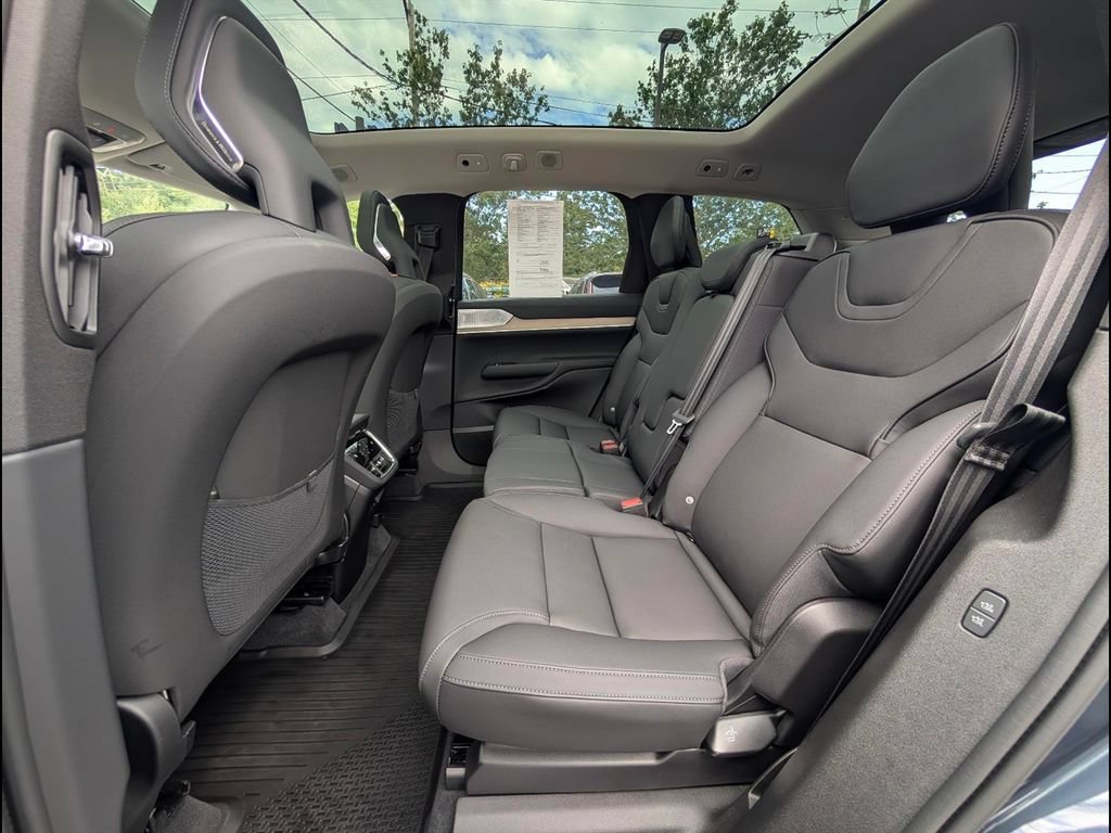 Certified 2025 Volvo EX90 Ultra AWD/4WD image 17