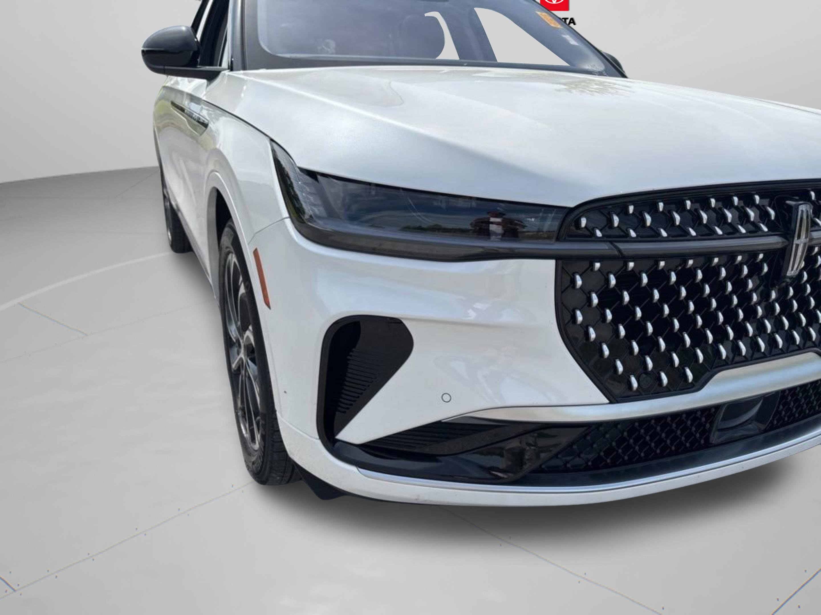 Used 2025 Lincoln Nautilus Reserve image 29