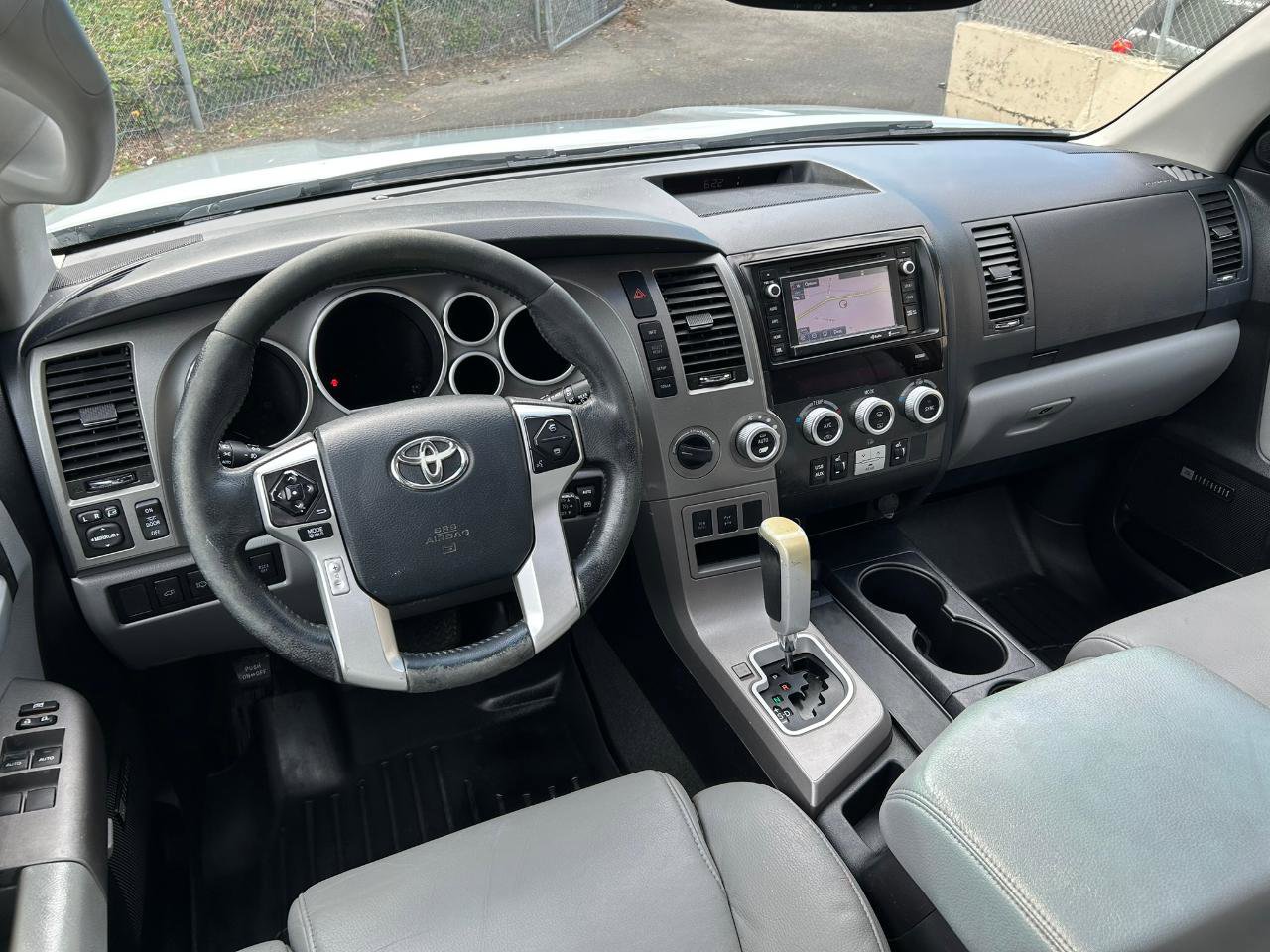 Used 2014 Toyota Sequoia Limited AWD/4WD image 15
