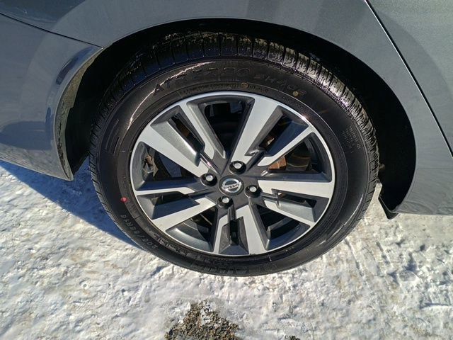 Used 2021 Nissan Versa SV image 11