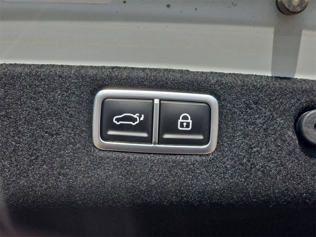 Used 2025 Genesis G70 3.3T Advanced w/ Sport Prestige Package image 13