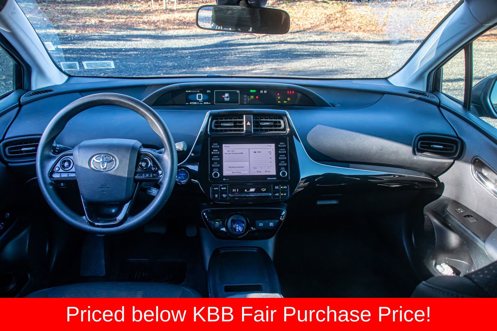 Used 2022 Toyota Prius LE image 15