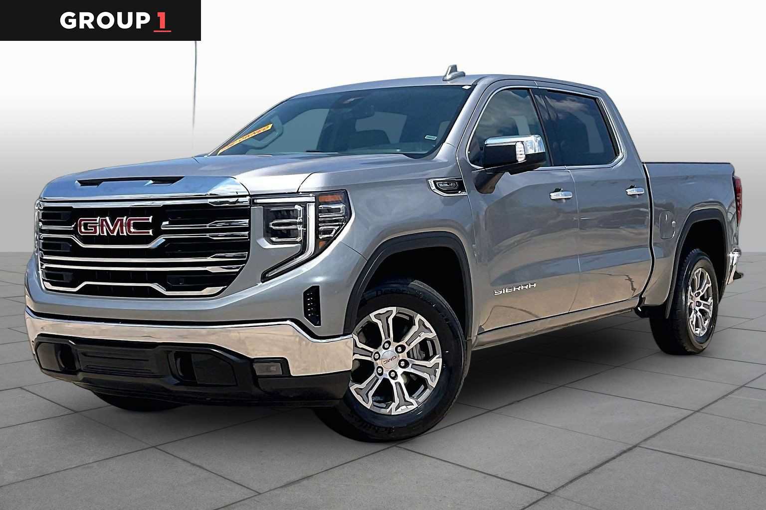Used 2025 GMC Sierra 1500 SLT RWD image 1
