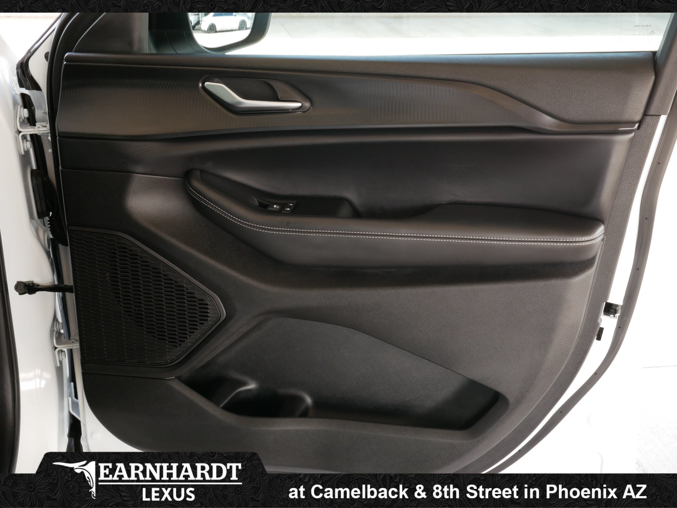 Used 2025 Jeep Grand Cherokee L Laredo RWD image 12