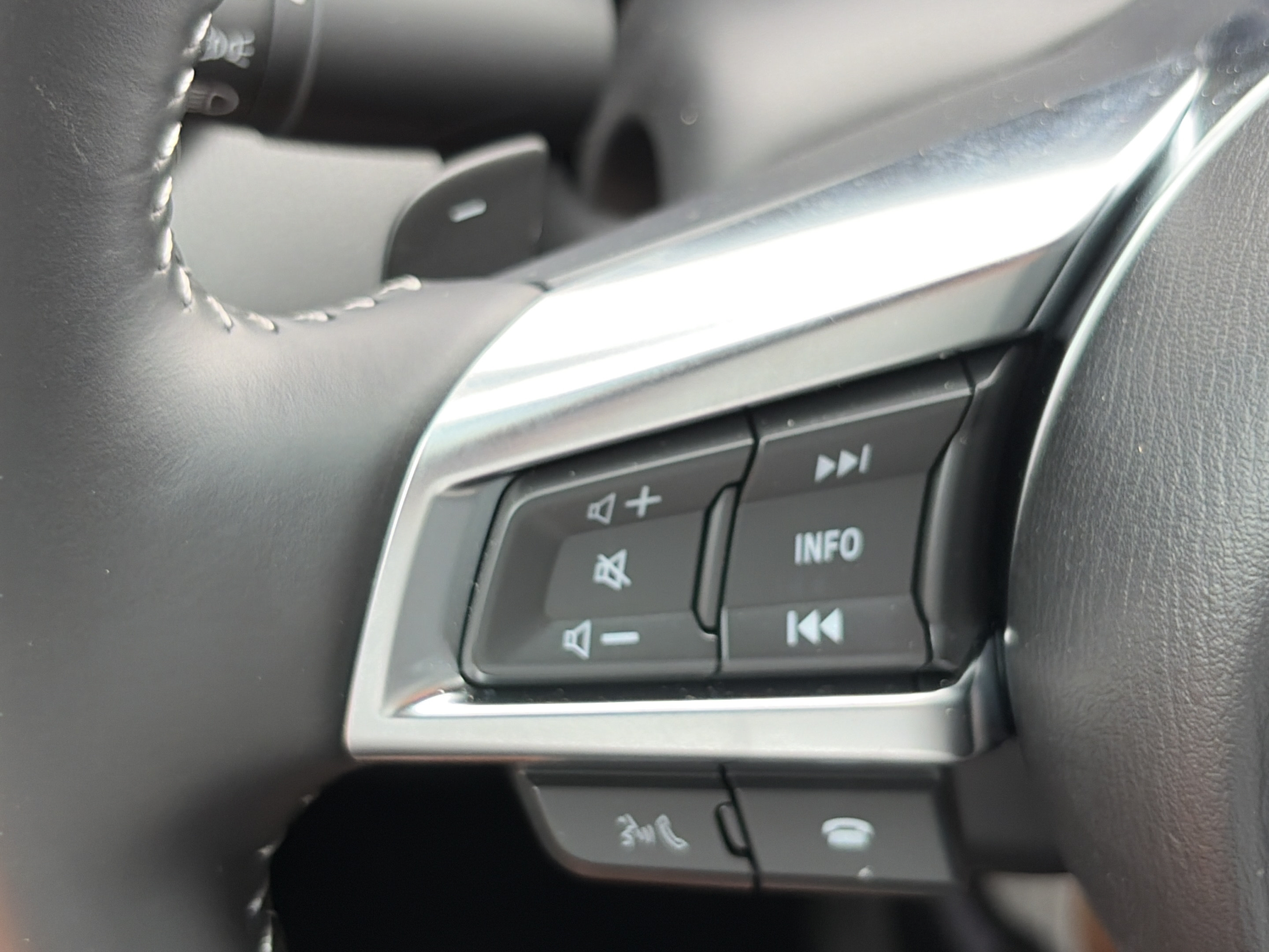 Used 2025 MAZDA MX-5 Miata RF Grand Touring RWD image 19