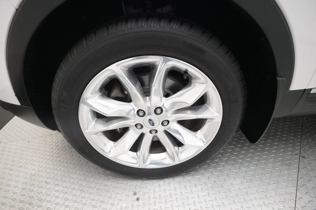 Used 2014 Ford Explorer Limited w/ Equipment Group 301A AWD/4WD image 29