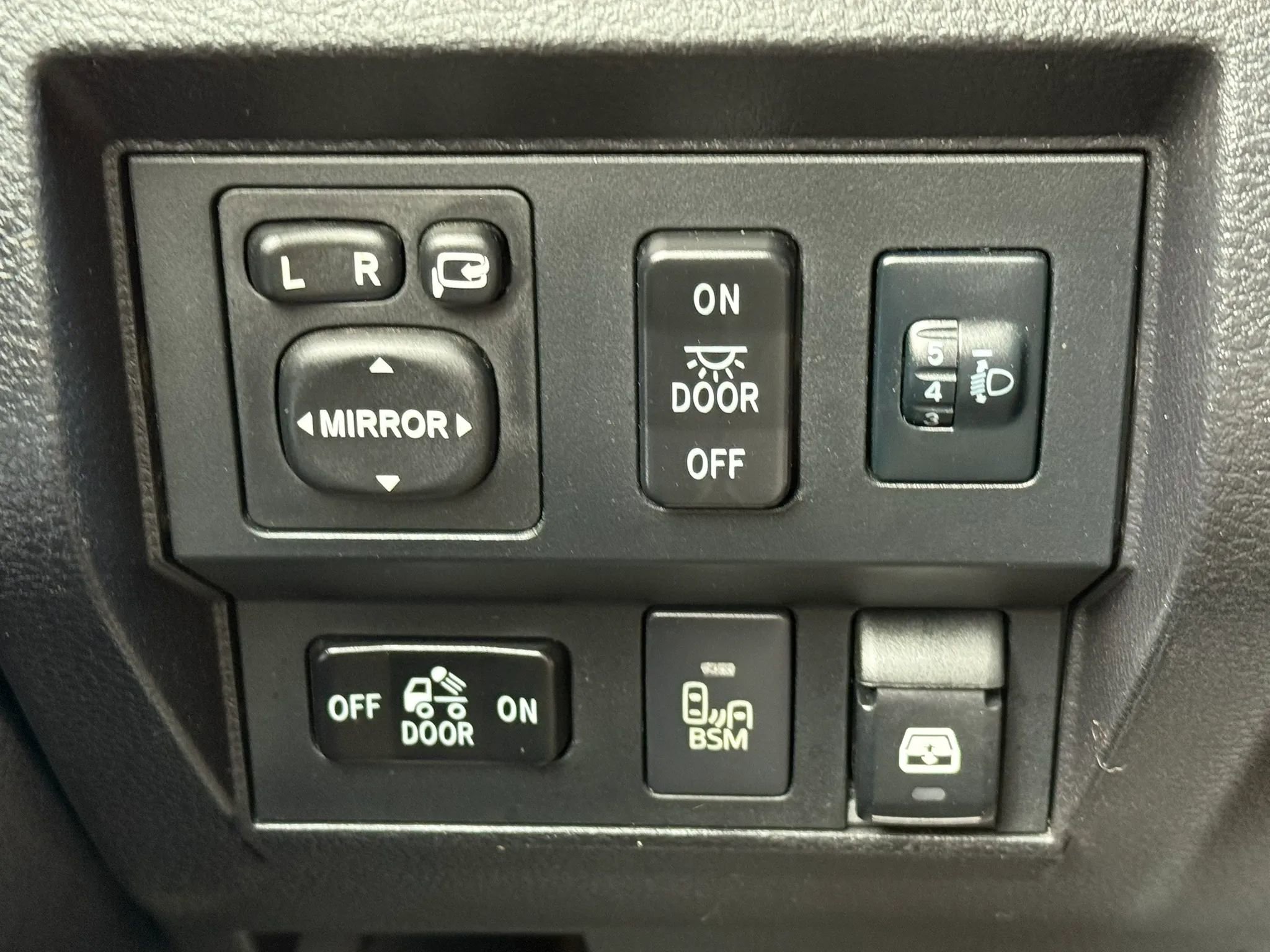 Used 2014 Toyota Tundra 1794 Edition image 26