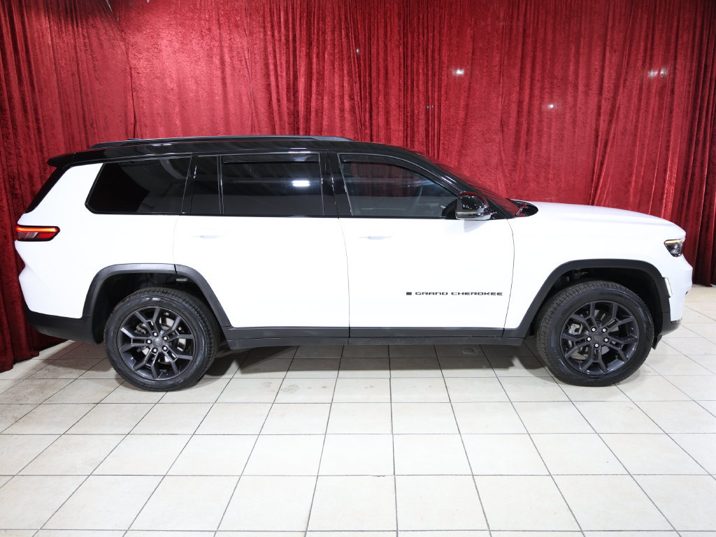 Used 2025 Jeep Grand Cherokee L Limited w/ Trailer Tow Package AWD/4WD image 7