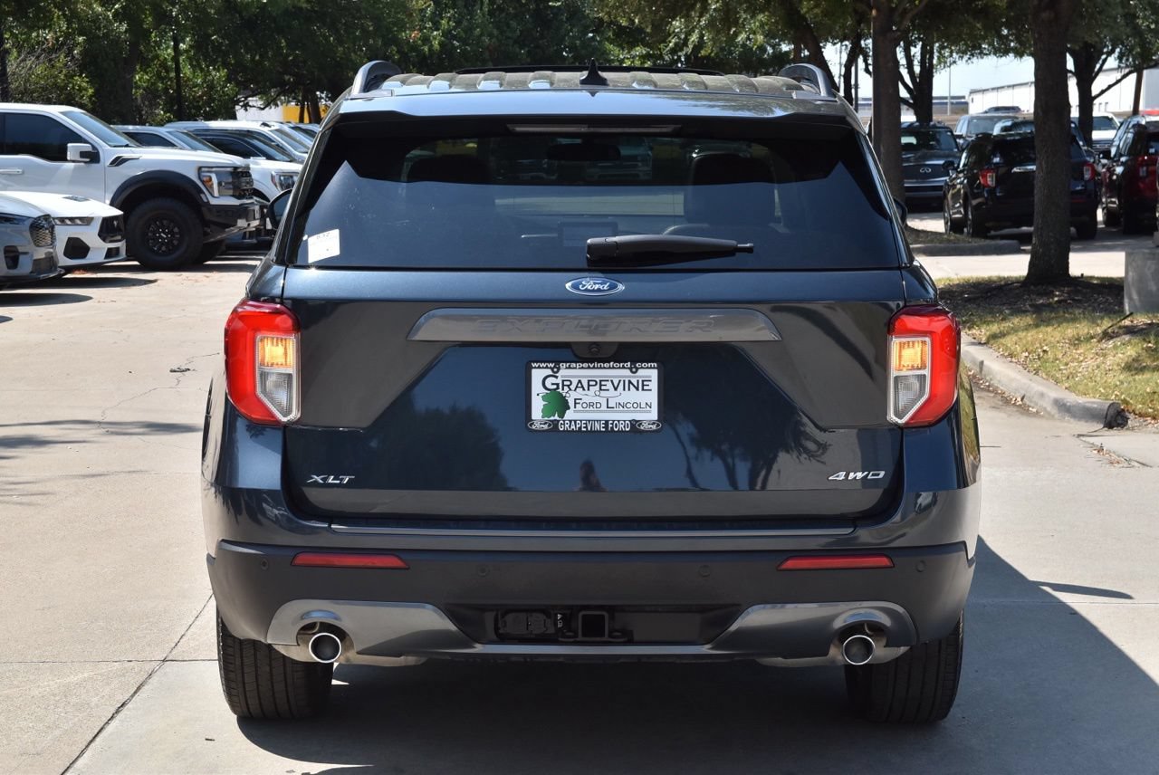 Used 2024 Ford Explorer XLT w/ Equipment Group 202A AWD/4WD image 9