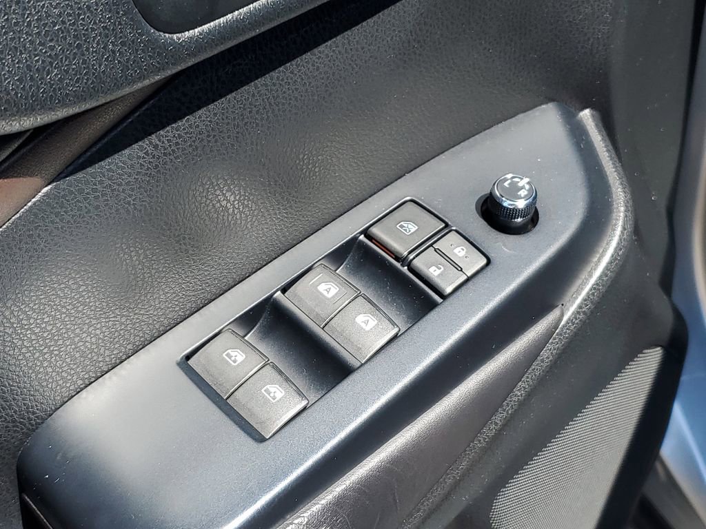 Used 2017 Toyota Highlander XLE AWD/4WD image 29