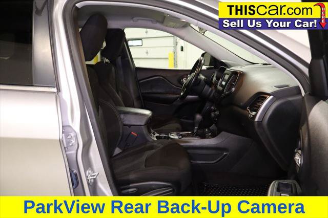 Used 2019 Jeep Cherokee Latitude w/ Cold Weather Group AWD/4WD image 14