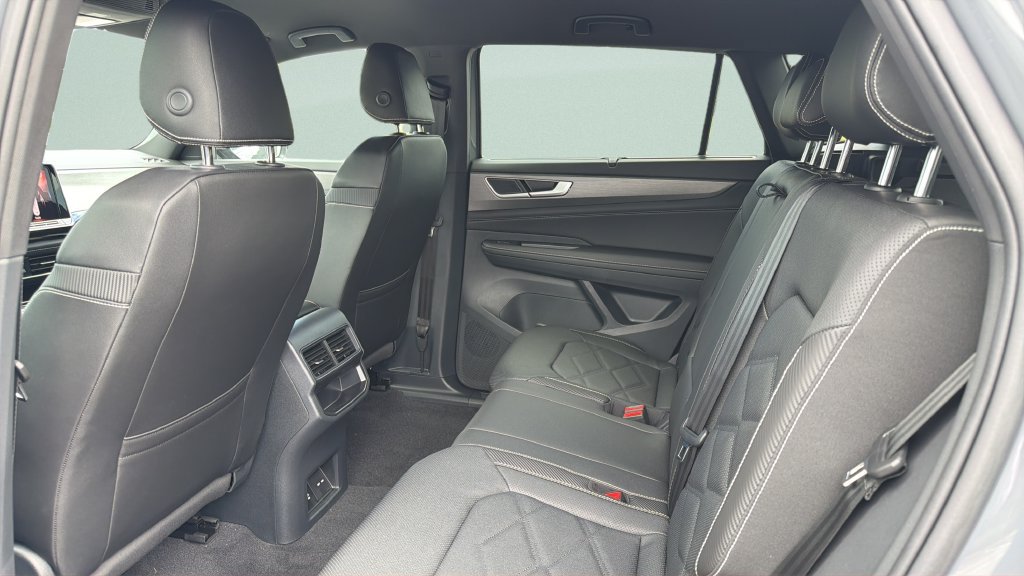 New 2026 Volkswagen Atlas Cross Sport SE FWD image 34