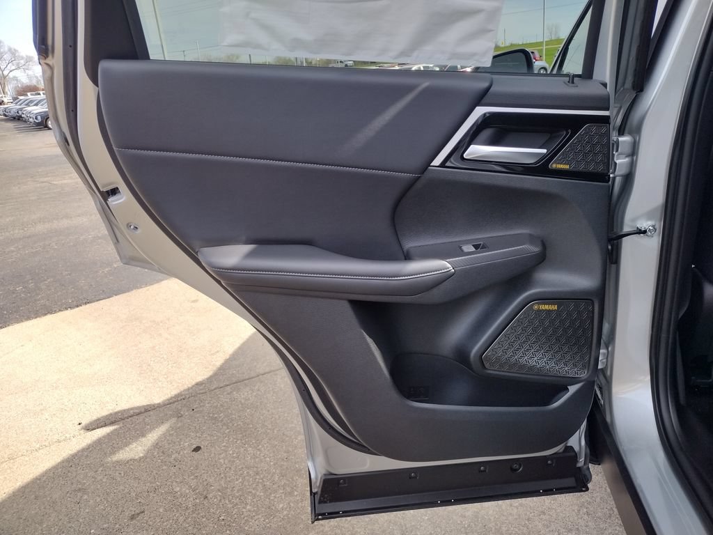New 2026 Mitsubishi Outlander SE AWD/4WD image 32