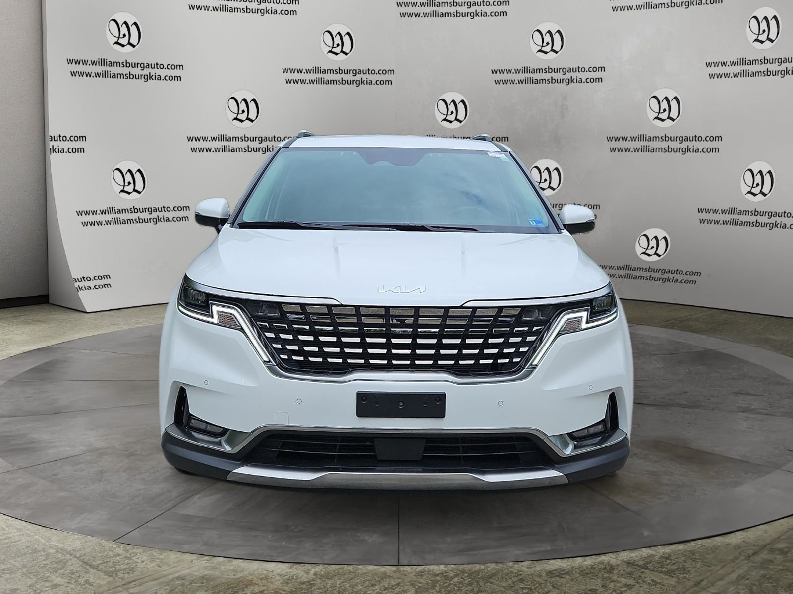 Used 2024 Kia Carnival SX FWD image 8