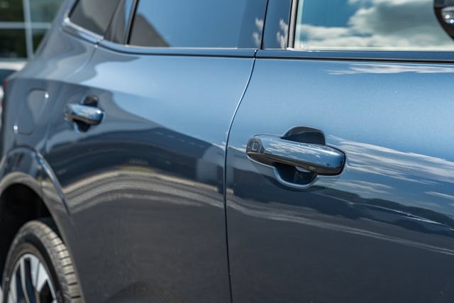 New 2027 Volvo XC60 B5 Plus AWD/4WD image 17