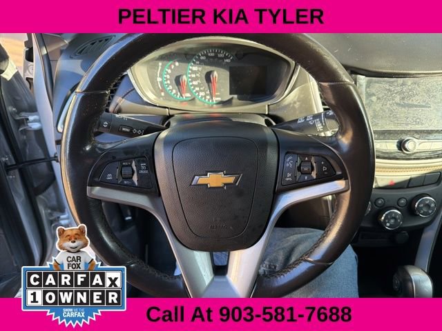 Used 2022 Chevrolet Trax LT w/ LT Convenience Package image 18