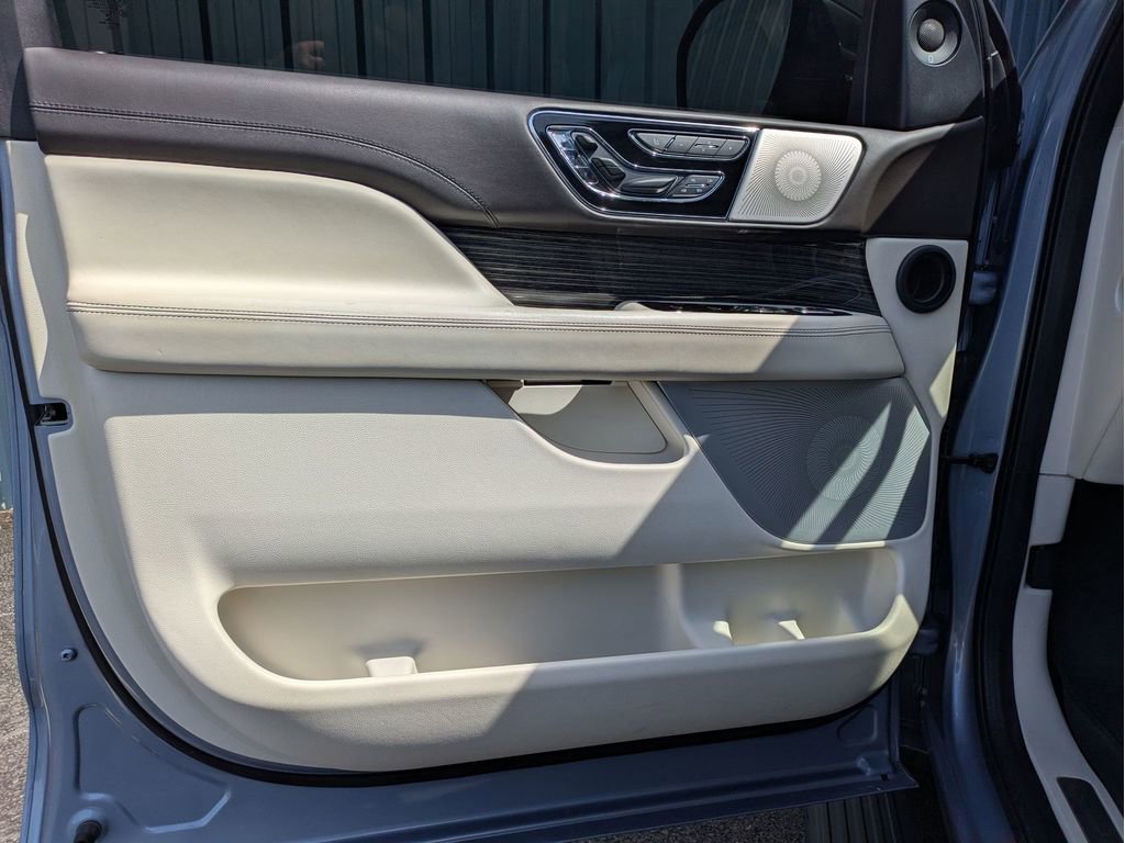 Used 2021 Lincoln Navigator L Black Label w/ Cargo Convenience Package image 11