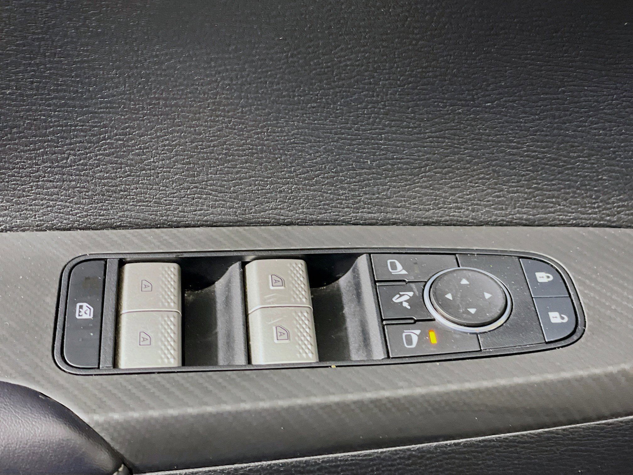 Used 2024 Mitsubishi Outlander SE image 15