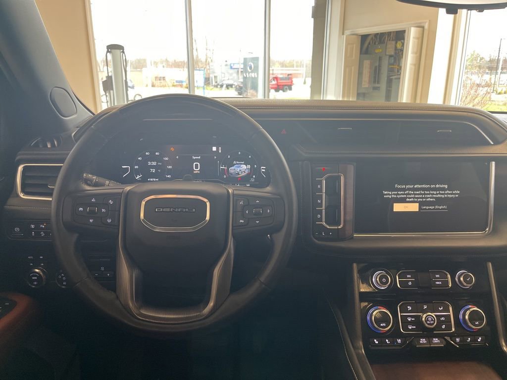 Used 2023 GMC Yukon Denali Ultimate image 17