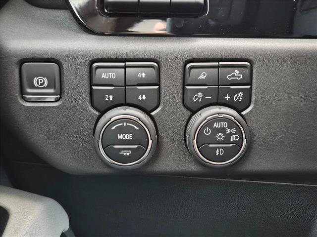 Used 2025 Chevrolet Silverado 1500 ZR2 w/ Technology Package AWD/4WD image 25