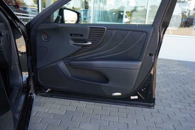 Used 2020 Lexus LS 500 w/ Accessory Package (Z2) RWD image 16