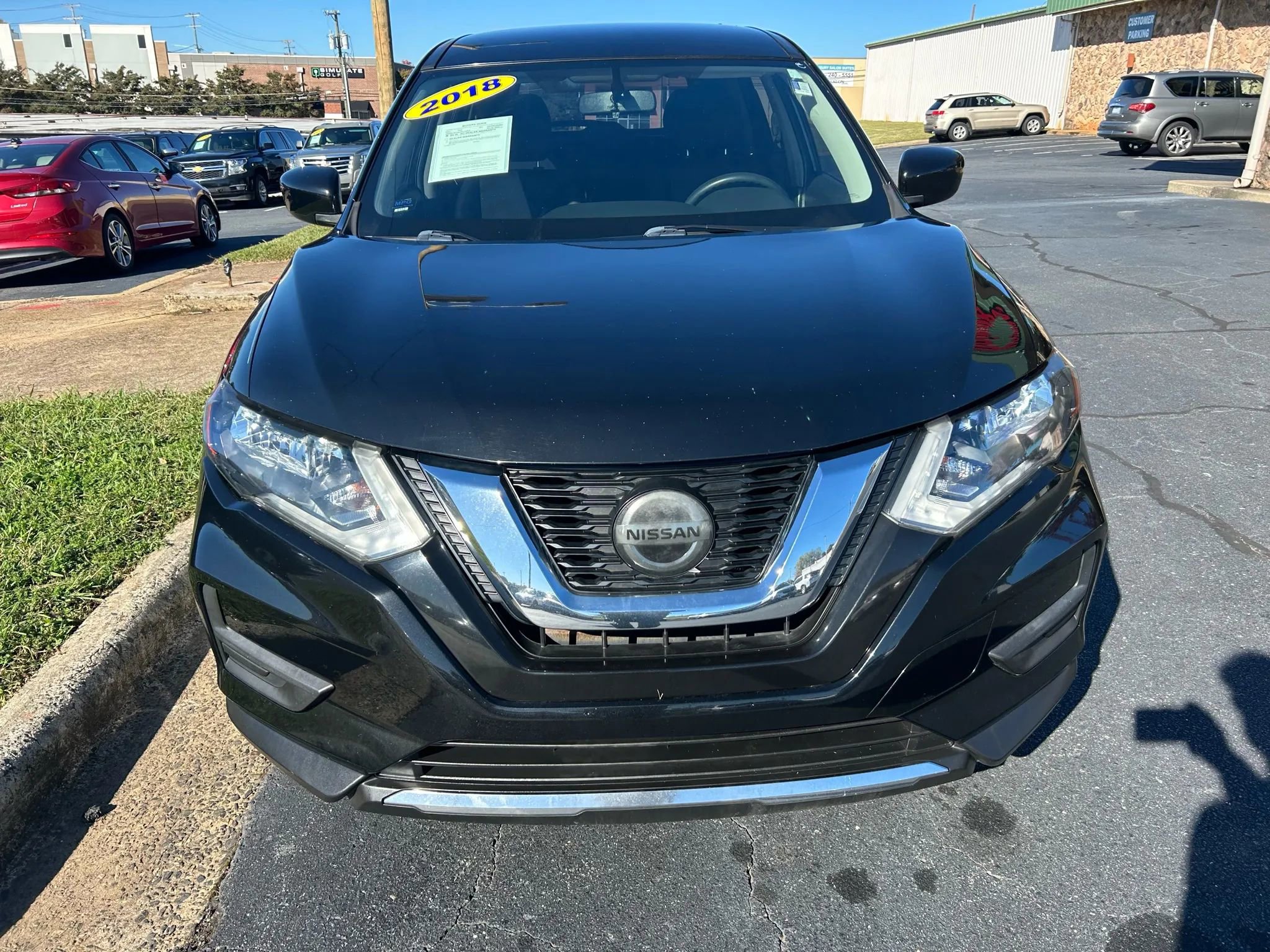 Used 2018 Nissan Rogue S image 2