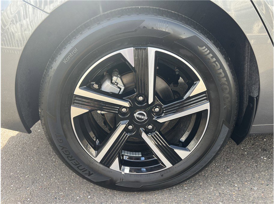 Used 2025 Nissan Sentra SV image 8