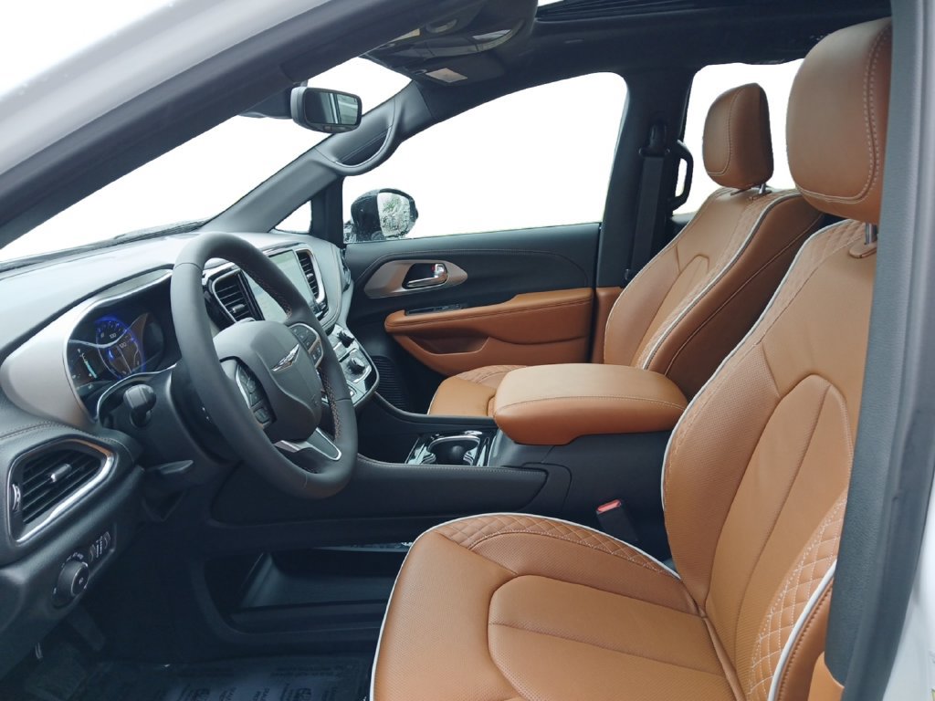 New 2026 Chrysler Pacifica Pinnacle FWD image 19
