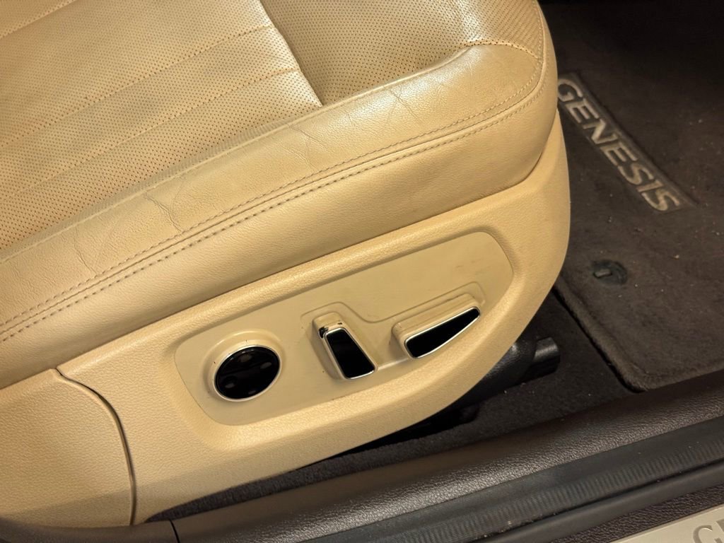 Used 2015 Hyundai Genesis 3.8 w/ Option Group 02 image 27