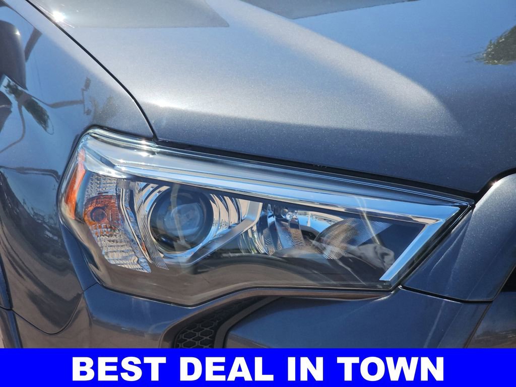 Used 2021 Toyota 4Runner SR5 Premium w/ Moonroof Package AWD/4WD image 33