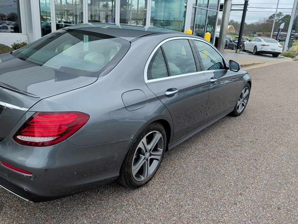 Used 2017 Mercedes-Benz E 300 E 300 image 9