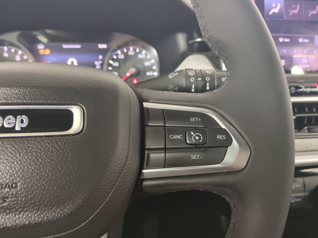 Used 2024 Jeep Compass Latitude AWD/4WD image 31
