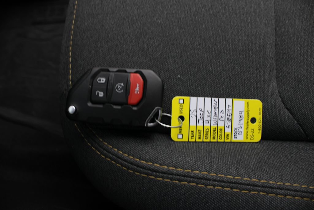 Used 2025 Jeep Wrangler Unlimited Sport S 4xe AWD/4WD image 7